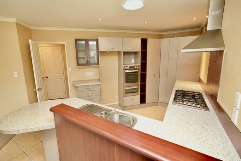 Photo of property in 24 Johnstone Drive, Fitzherbert, Palmerston North, 4410