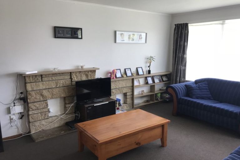 Photo of property in 19 Tairere Crescent, Rosehill, Papakura, 2113