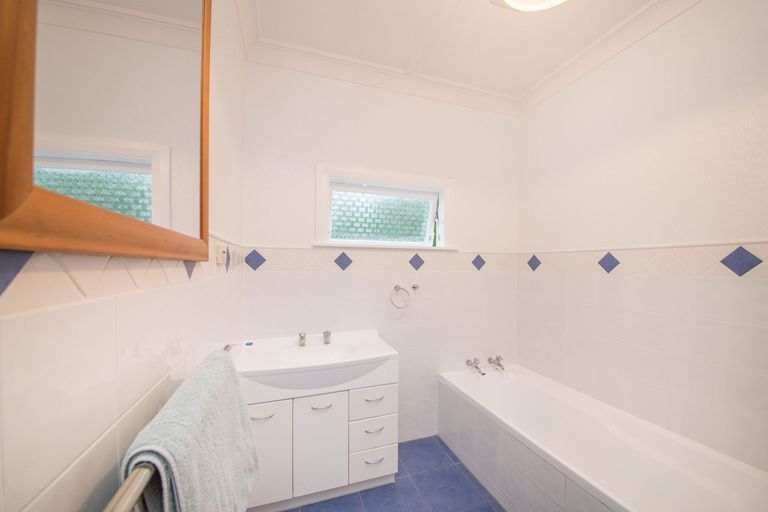 Photo of property in 81 Lyndhurst Street, Takaro, Palmerston North, 4412