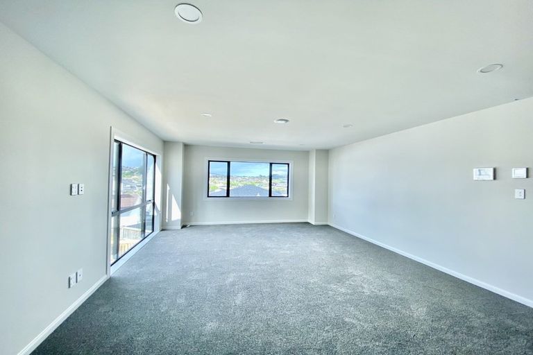 Photo of property in 25 Colliston Rise, Pinehill, Auckland, 0632