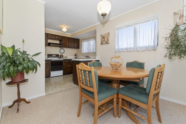 Photo of property in 2/66 Marne Road, Papakura, 2110