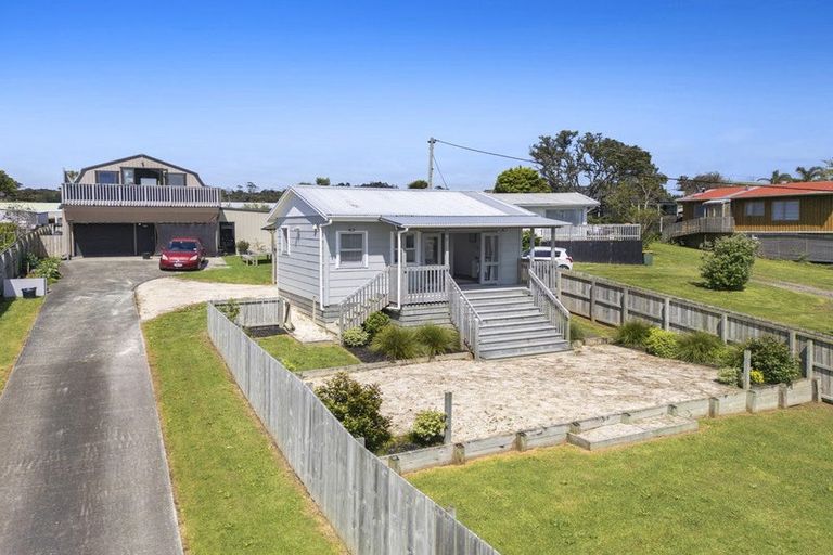 Photo of property in 12a Matai Road, Stanmore Bay, Whangaparaoa, 0932
