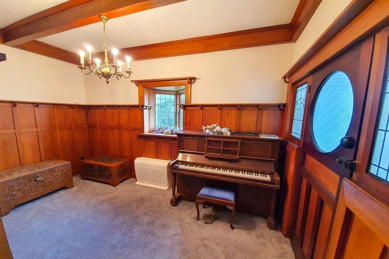 Photo of property in 17 Rhodes Street, Waimate, 7924