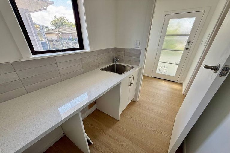 Photo of property in 32 Rosier Road, Glen Eden, Auckland, 0602