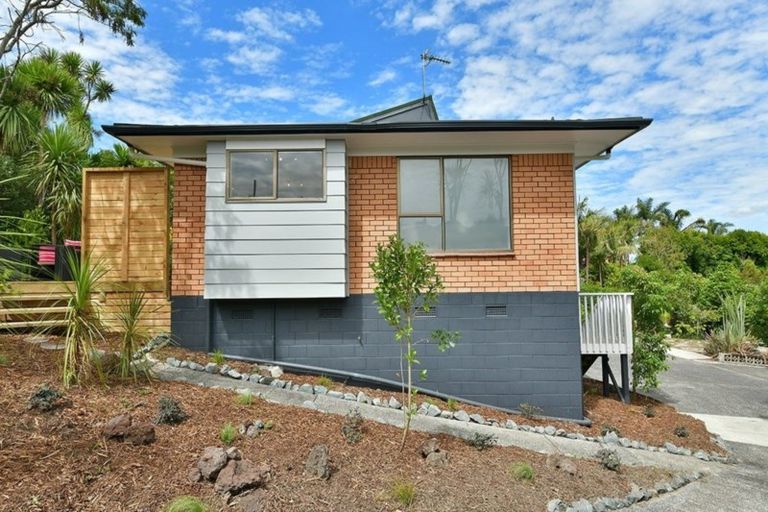 Photo of property in 2/2 Orewa Street, Torbay, Auckland, 0630