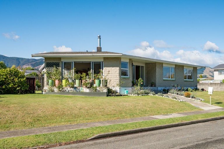 Photo of property in 26 Durham Street, Stoke, Nelson, 7011