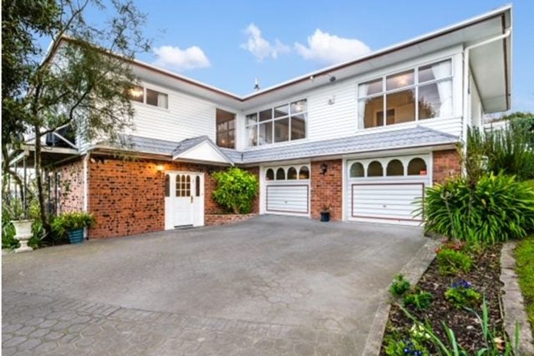 Photo of property in 105 Colwill Road, Massey, Auckland, 0614