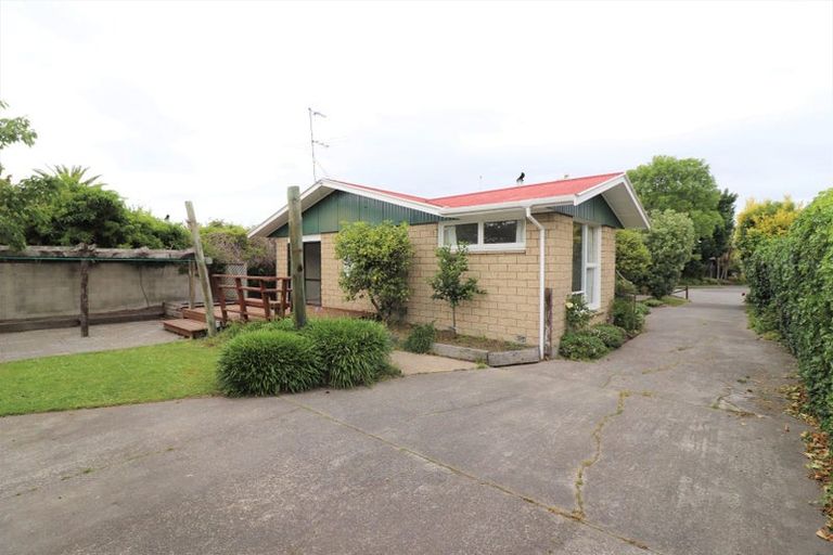 Photo of property in 4 Leeman Place, Redwood, Christchurch, 8051