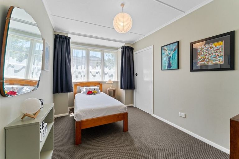 Photo of property in 14 Cecil Road, Tawa, Wellington, 5028