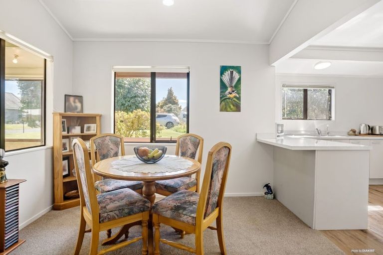 Photo of property in 15 Kingfisher Way, Te Kowhai, Hamilton, 3288