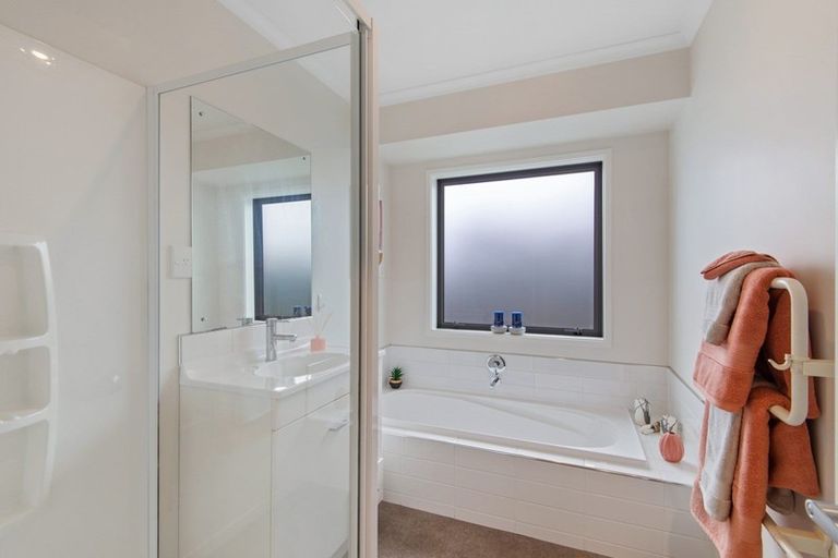 Photo of property in 17 Rossall Crescent, Rolleston, 7615