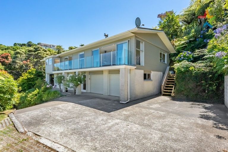 Photo of property in 121 Tirohanga Road, Tirohanga, Lower Hutt, 5010