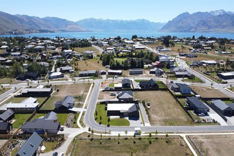 Photo of property in 5 Brewster Crescent, Lake Hawea, Wanaka, 9382
