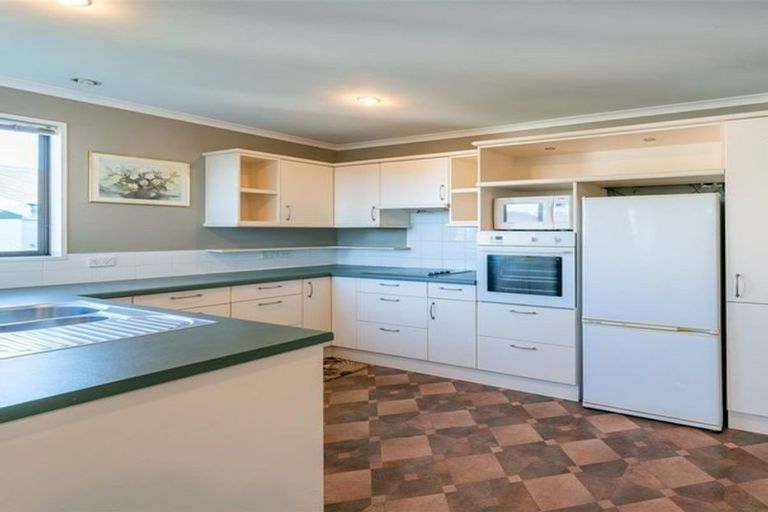 Photo of property in 76 Cheyenne Street, Sockburn, Christchurch, 8042