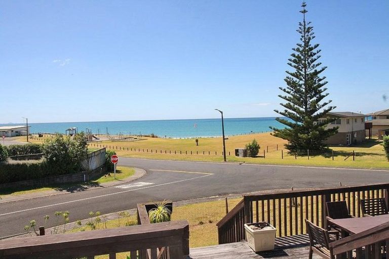 Photo of property in 40 Kon Tiki Road, Whiritoa, Whangamata, 3691