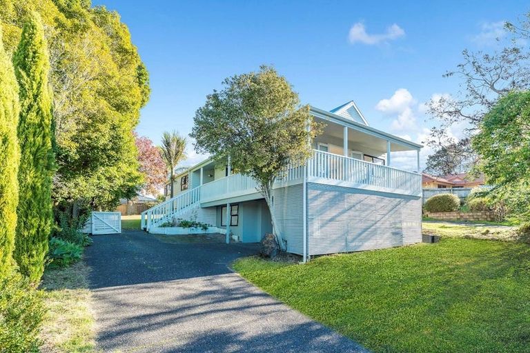 Photo of property in 13 Lesa Annis Place, Henderson, Auckland, 0612