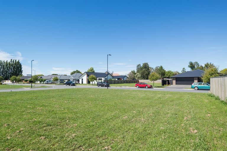 Photo of property in 8 Broadstairs Avenue, Casebrook, Christchurch, 8051