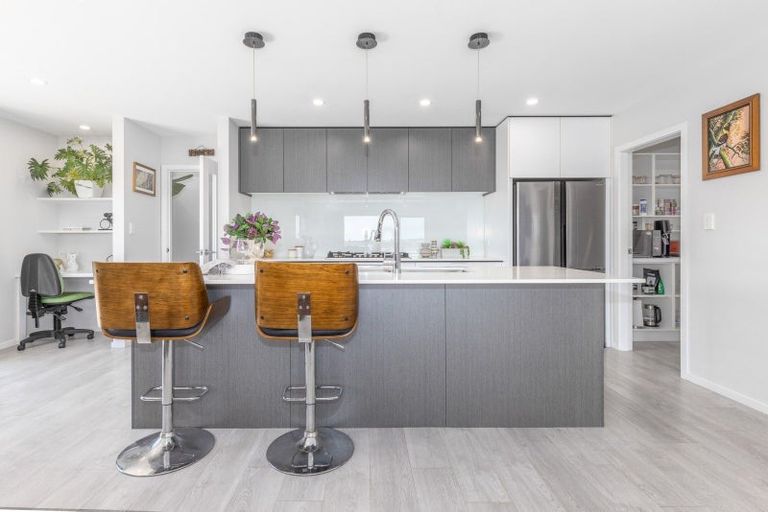 Photo of property in 2 Ihakara Arthur Lane, Aotea, Porirua, 5024