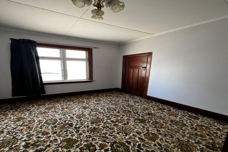 Photo of property in 77 Shamrock Street, Takaro, Palmerston North, 4412