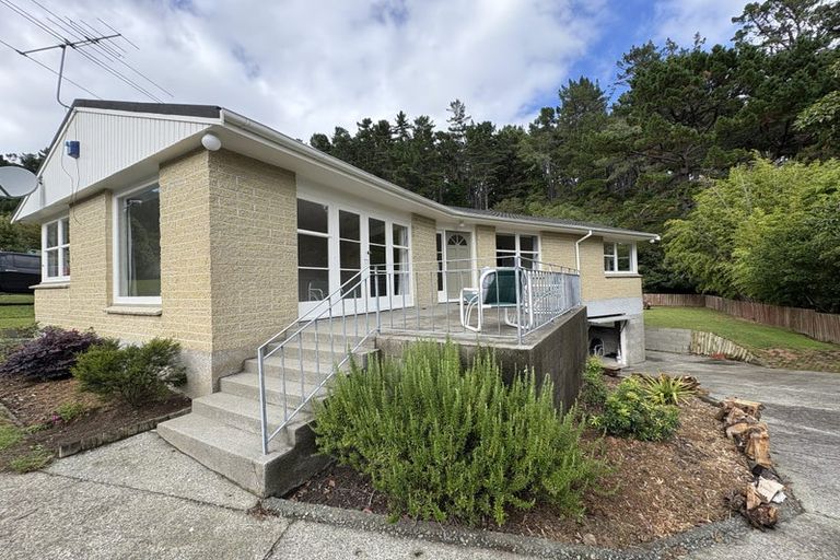 Photo of property in 56 Kamahi Street, Stokes Valley, Lower Hutt, 5019