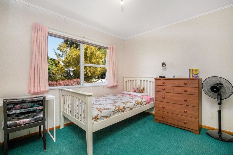 Photo of property in 16 Waitaki Street, Henderson, Auckland, 0612