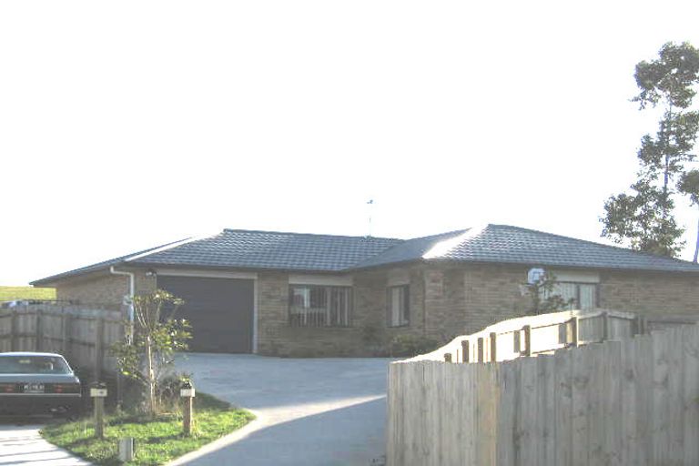 Photo of property in 12 Scowns Way, Glendene, Auckland, 0602