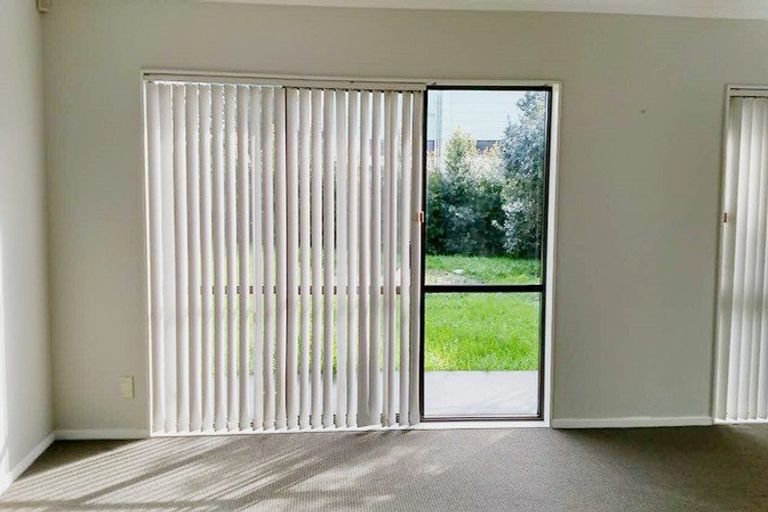 Photo of property in 2/3 Seabrook Avenue, New Lynn, Auckland, 0600