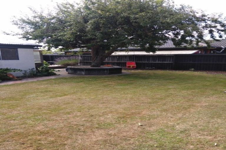 Photo of property in 87 Farquhars Road, Redwood, Christchurch, 8051