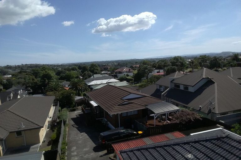 Photo of property in 30b Bleakhouse Road, Howick, Auckland, 2014