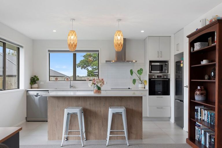 Photo of property in 9 Te Rehutai Rise, Welcome Bay, Tauranga, 3112