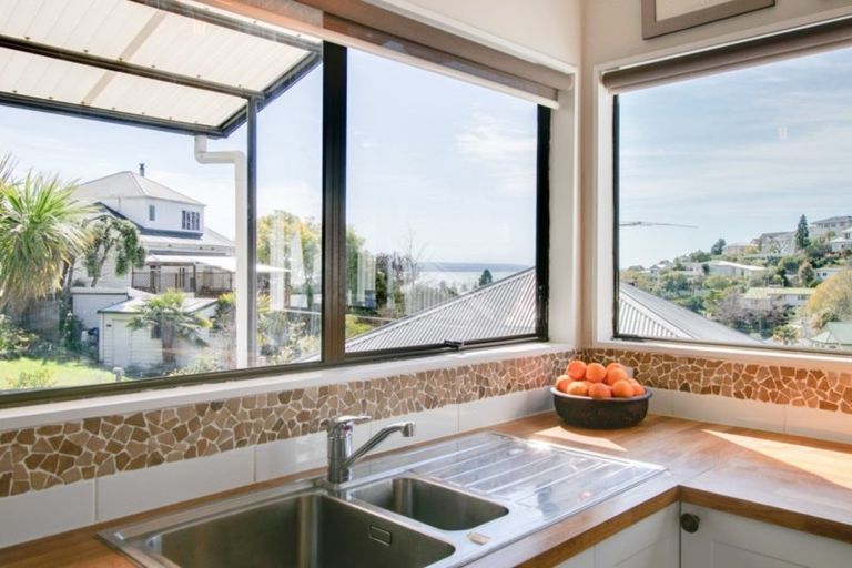 Photo of property in 27 Goldsmith Road, Hospital Hill, Napier, 4110