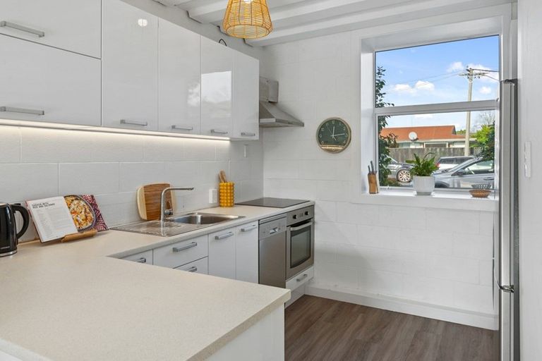 Photo of property in 1/107 Holly Road, St Albans, Christchurch, 8014