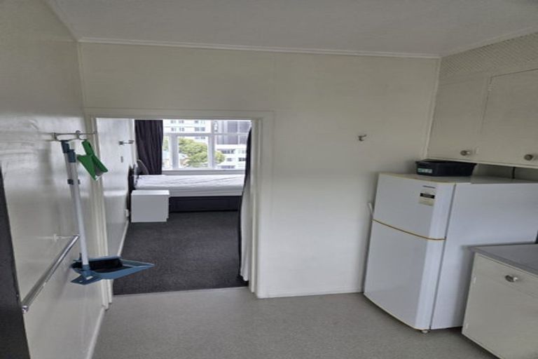 Photo of property in 2 Moncrieff Street, Mount Victoria, Wellington, 6011