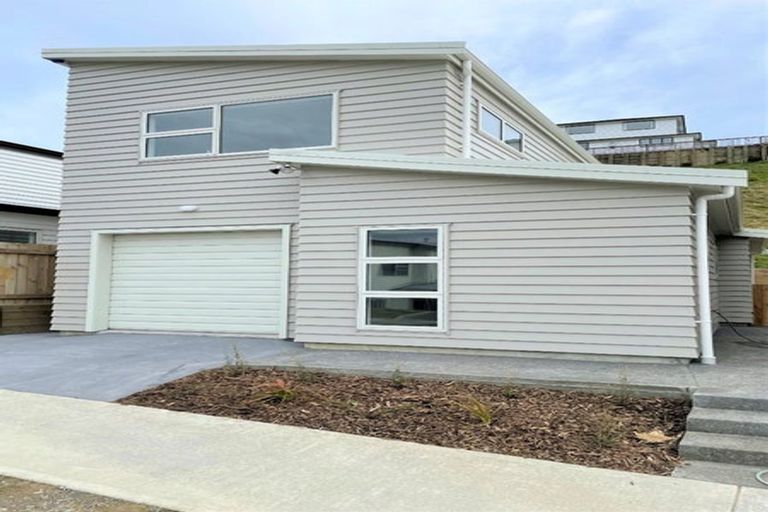 Photo of property in 27 Stockport Grove, Churton Park, Wellington, 6037