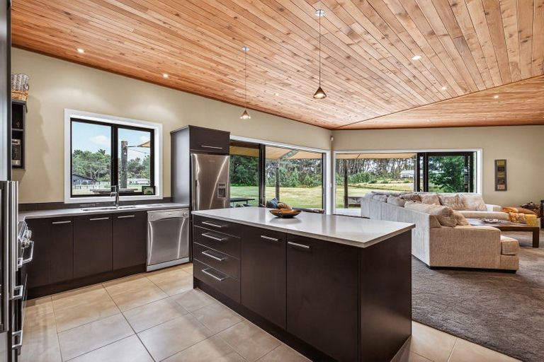 Photo of property in 16 Wai Matangi Place, Motuoapa, 3382