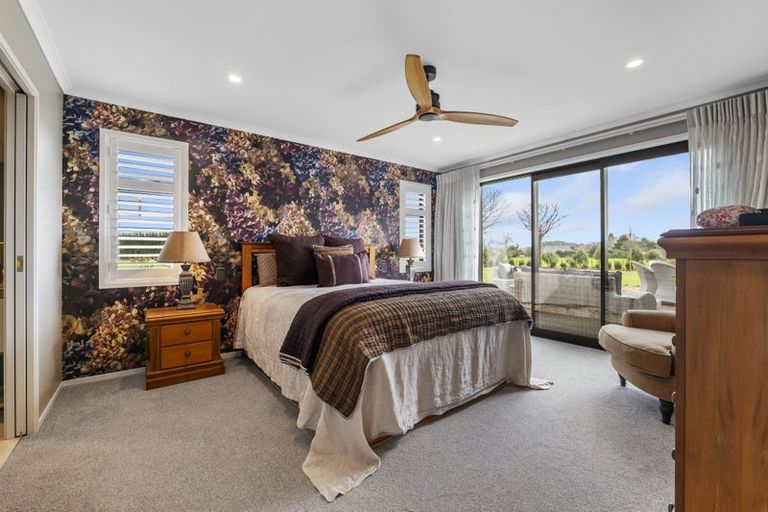 Photo of property in 342 Manutahi Road, Lepperton, New Plymouth, 4372