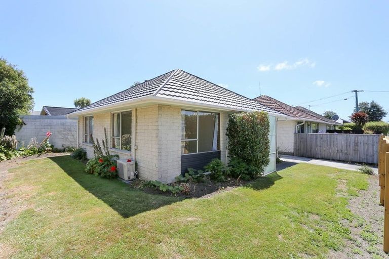 Photo of property in 3/75 Geraldine Street, Edgeware, Christchurch, 8013