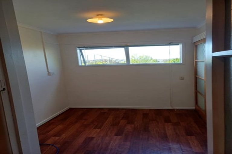 Photo of property in 13 Hatherlow Street, Glenfield, Auckland, 0629