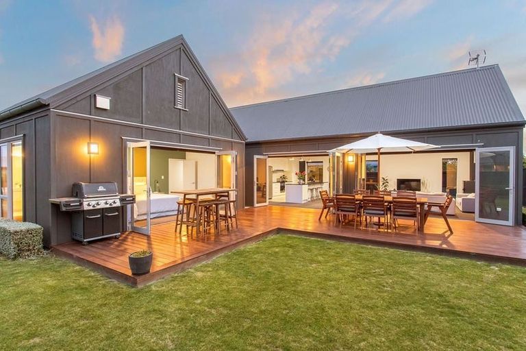 Photo of property in 7 Huntingdon Drive, Rangiora, 7400