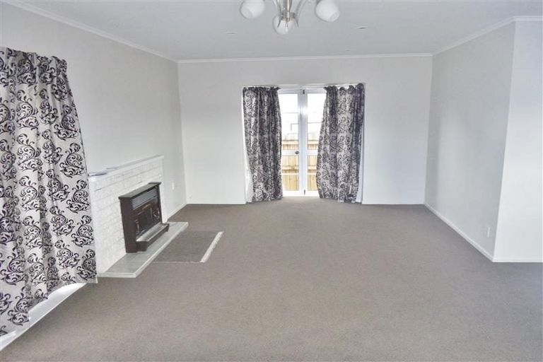 Photo of property in 43 Hallberry Road, Mangere East, Auckland, 2024
