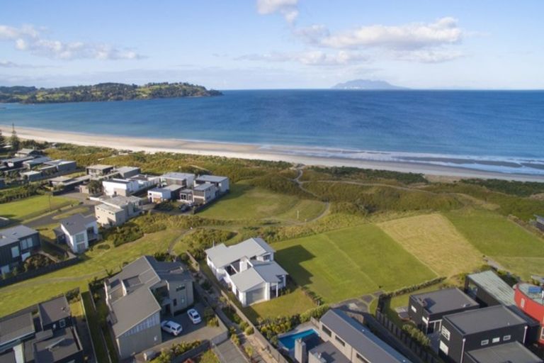 Photo of property in 41 Kewai Street, Omaha, 0986