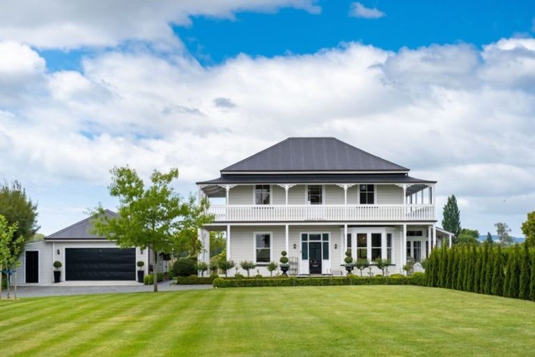 Photo of property in 340 Lawn Road, Clive, Hastings, 4180