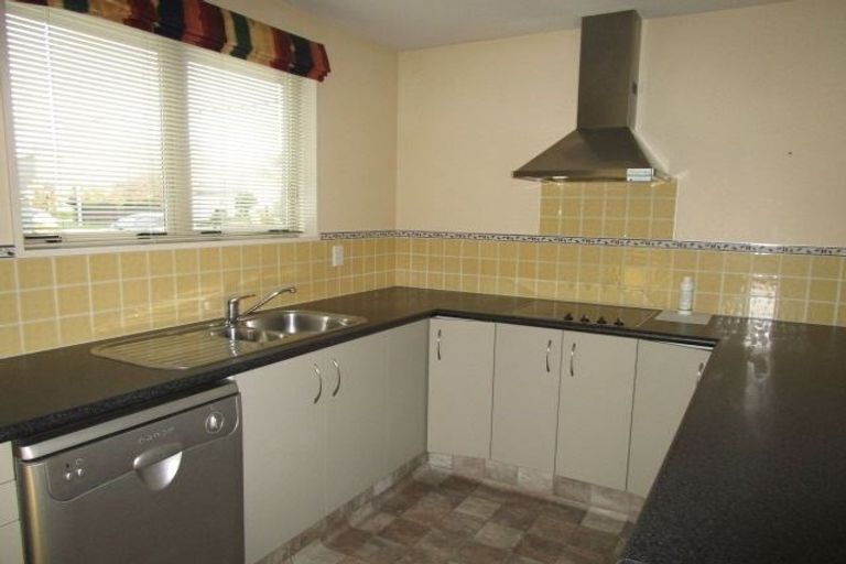 Photo of property in 41 Seymour Street, Hornby, Christchurch, 8042