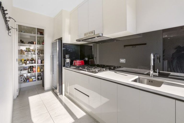 Photo of property in 14 Leebank Crescent, Riverhead, 0820