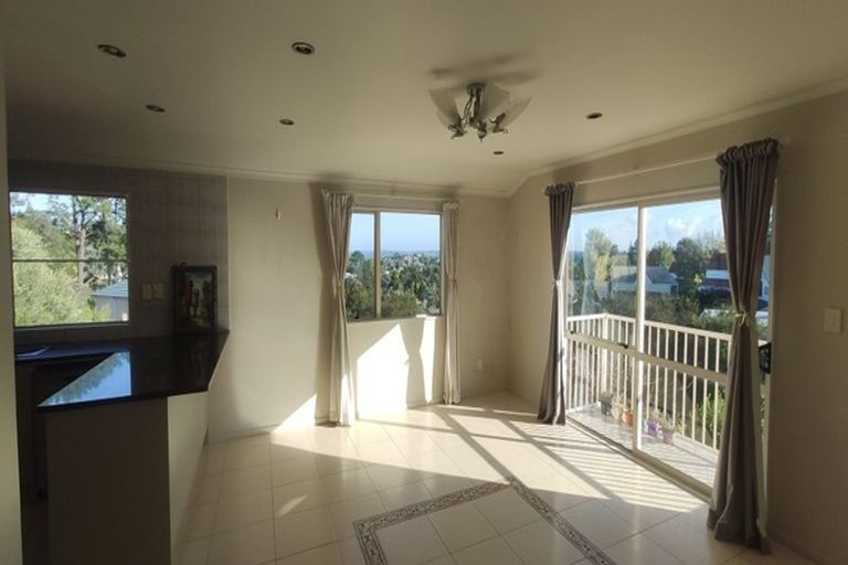 Photo of property in 48 Monte Cassino Place, Birkdale, Auckland, 0626