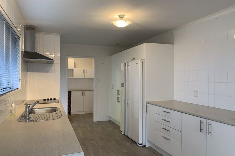 Photo of property in 12 Oreil Avenue, West Harbour, Auckland, 0618