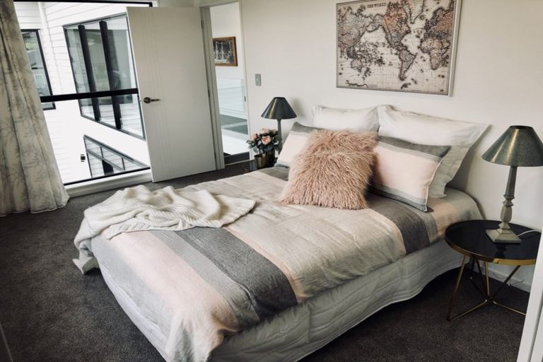 Photo of property in 20 Len Ireland Drive, Kumeu, 0810