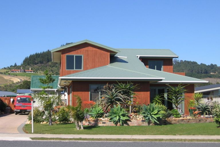 Photo of property in 32 Charles Green Drive, Cooks Beach, Whitianga, 3591