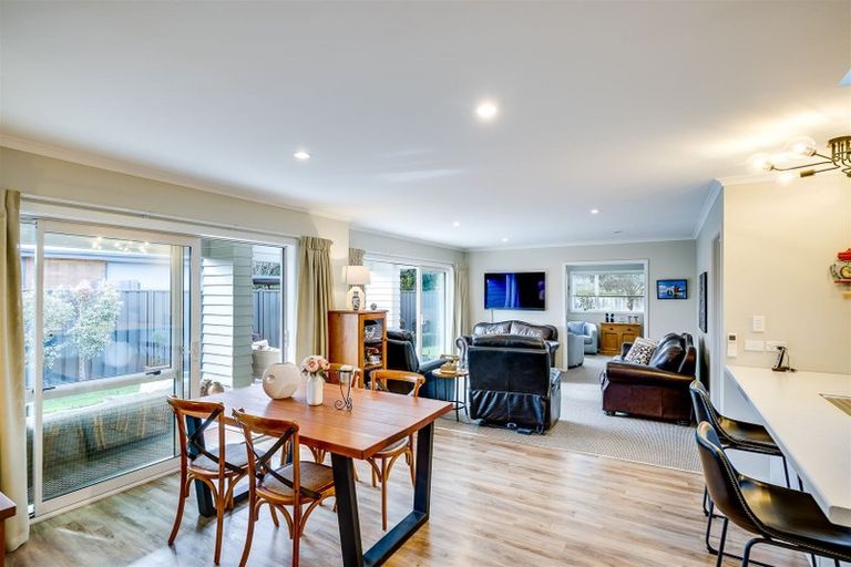 Photo of property in 4 Waitaha Place, Clive, 4102