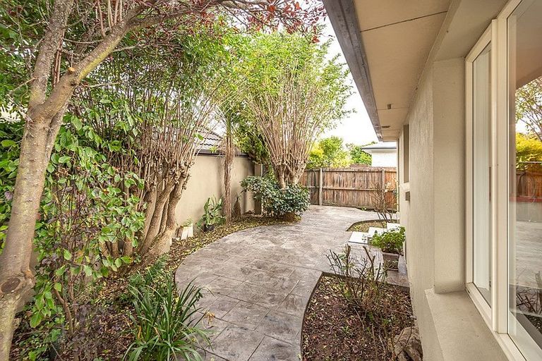 Photo of property in 72 Hounslow Street, Ilam, Christchurch, 8041